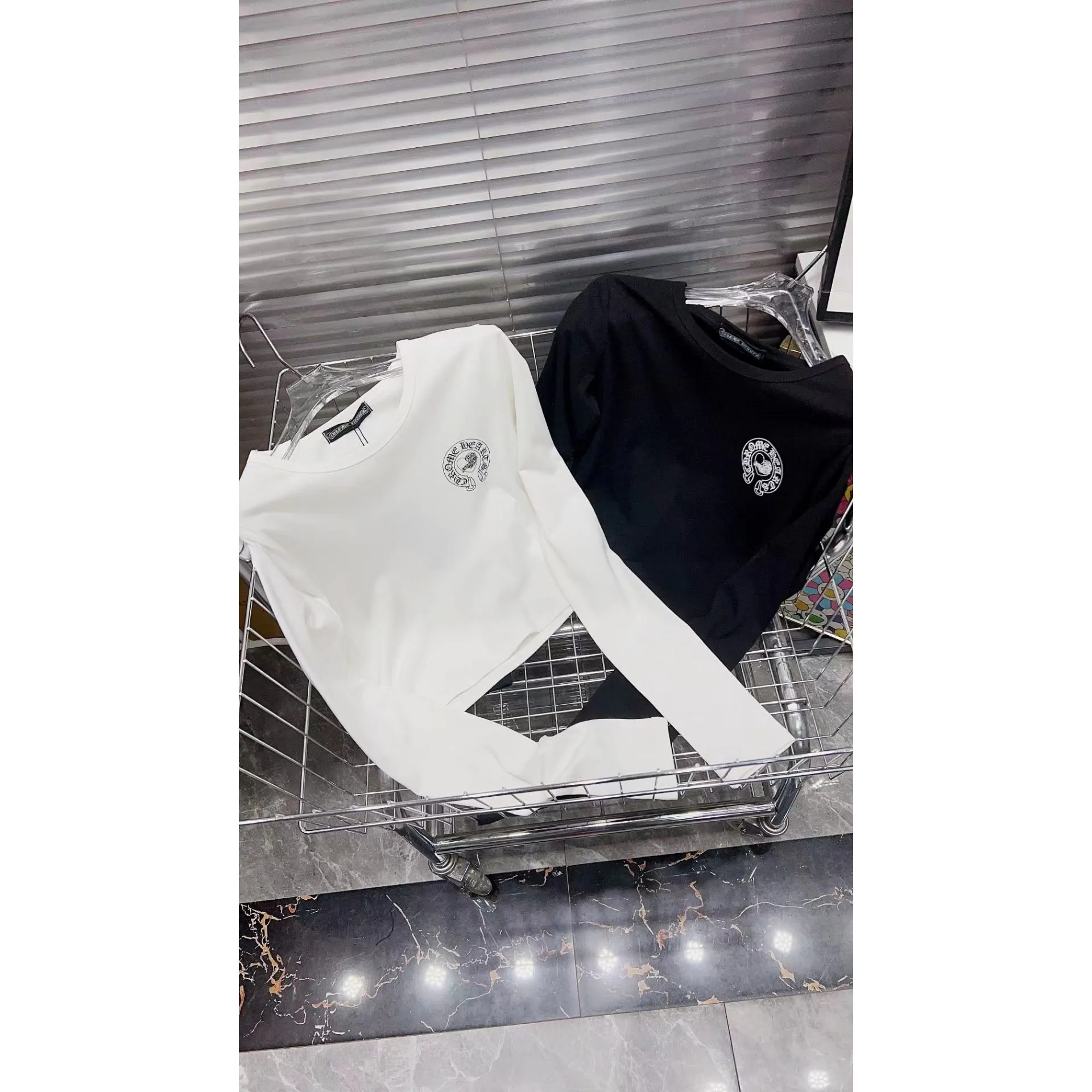 手放せない!スリム 着心地良い 合わせやすい ラウンドネック 着痩せ 長袖 Tシャツ