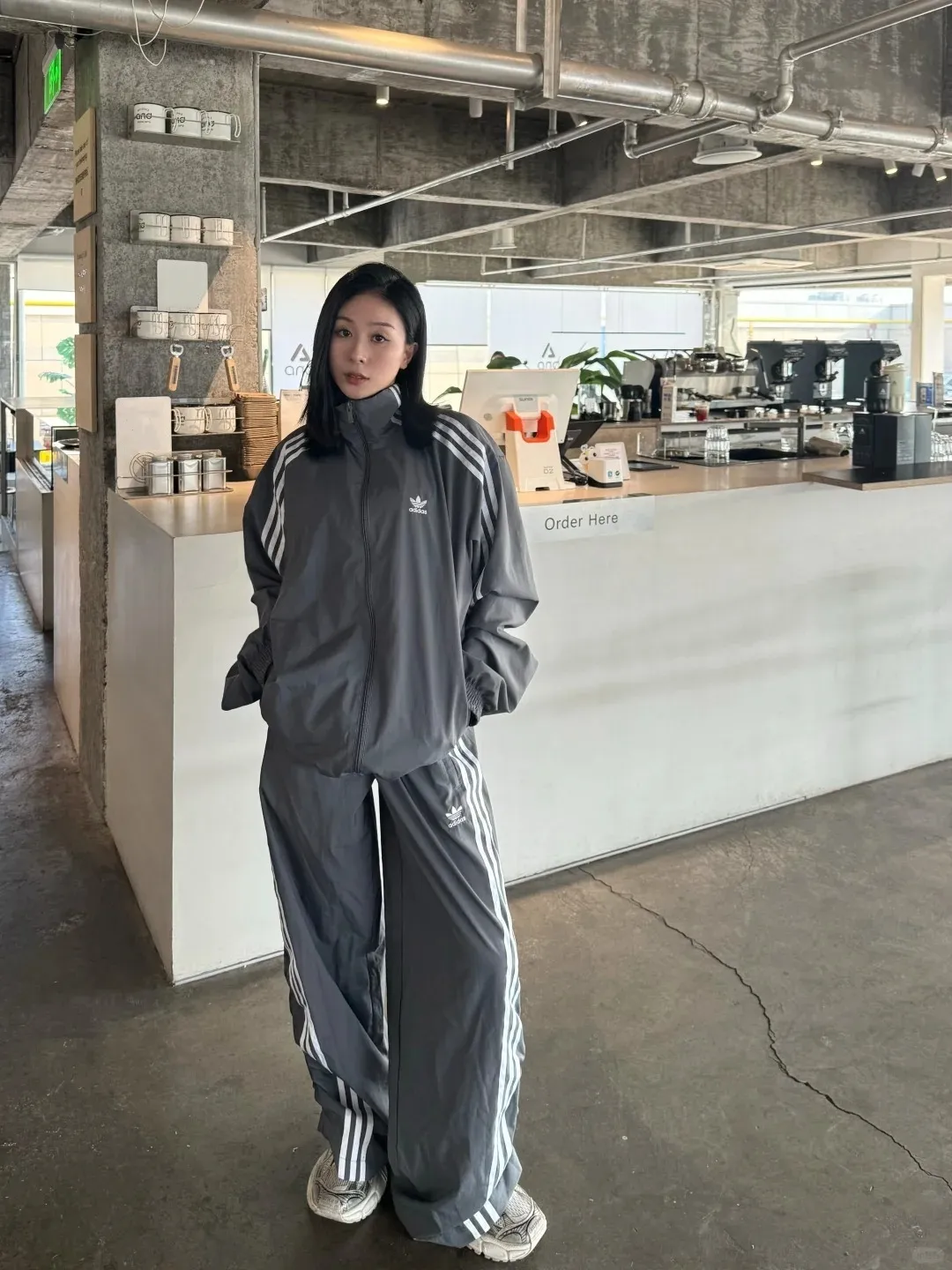 今季も大流行 組み合わせやすい アップ  シンプル レギュラー丈 スポーツスタイル ストリート系 長袖