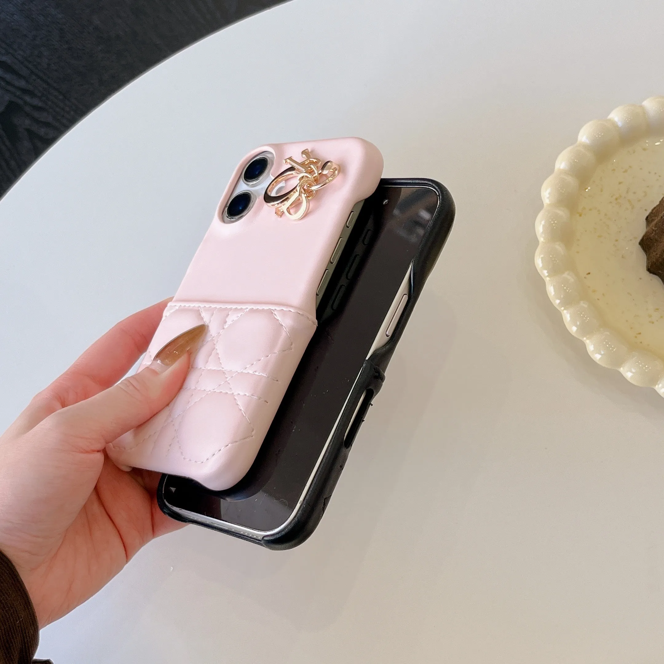おすすめ 気質満点 フェミニン 金属飾り カード収納 ファッション  スマホケース