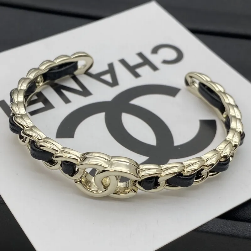 【Chanel】人気商品 シンプル エレガント スタイリッシュ ブレスレット