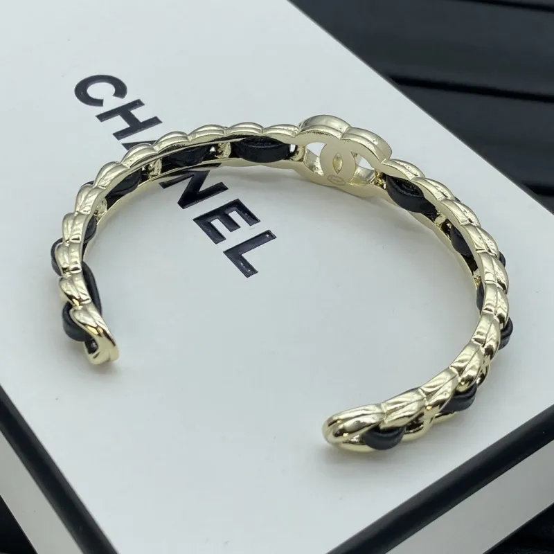 【Chanel】人気商品 シンプル エレガント スタイリッシュ ブレスレット