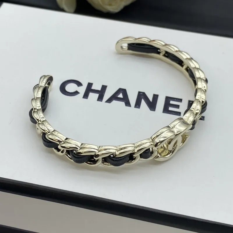 【Chanel】人気商品 シンプル エレガント スタイリッシュ ブレスレット