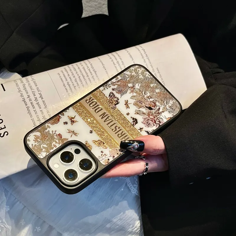 大活躍 ファッション 高級感 個性的 フィット感 軽量 滑り止め スマホケース