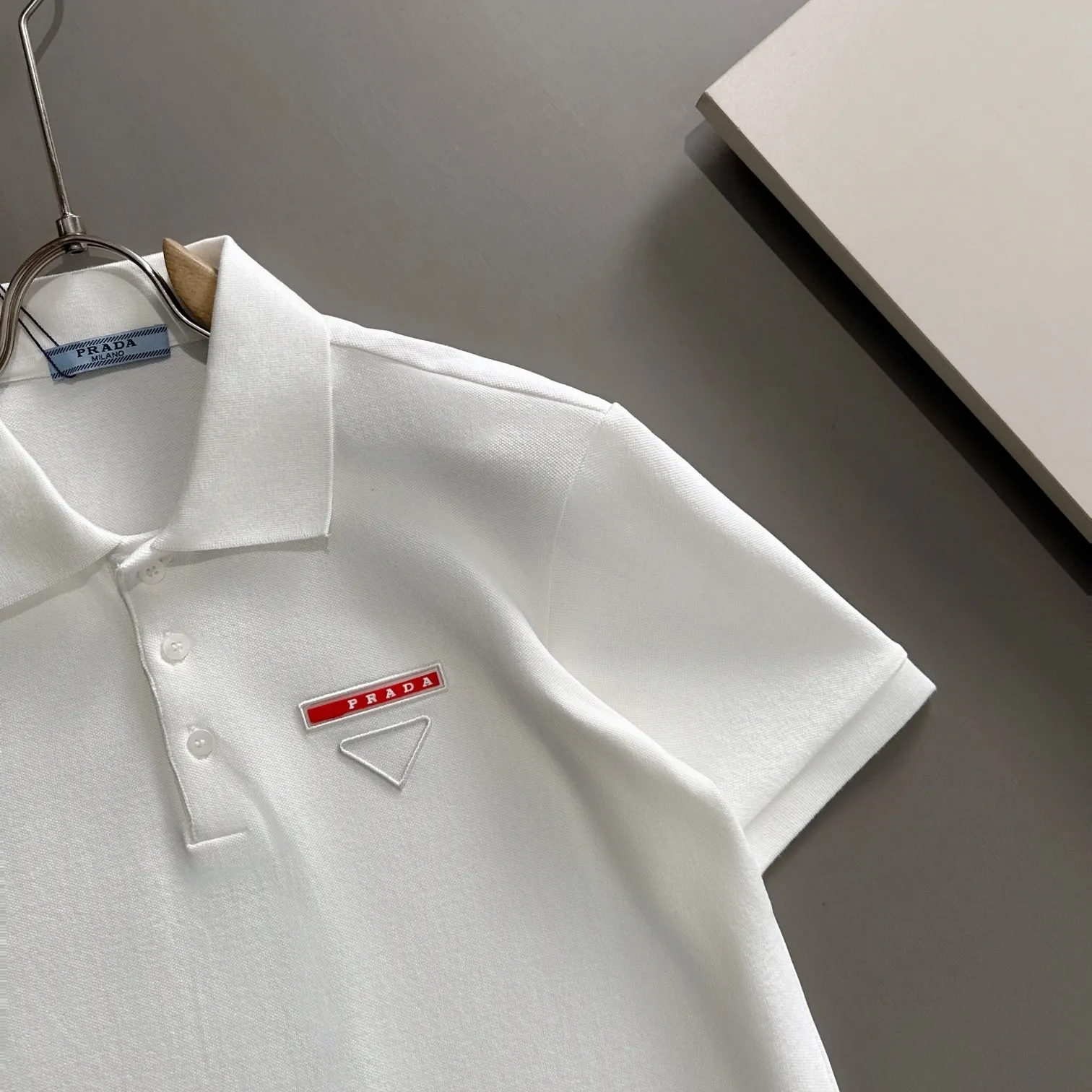 『S-2XL』poloネック 二色選べる 通気性 肌に優しい Ｔシャツ