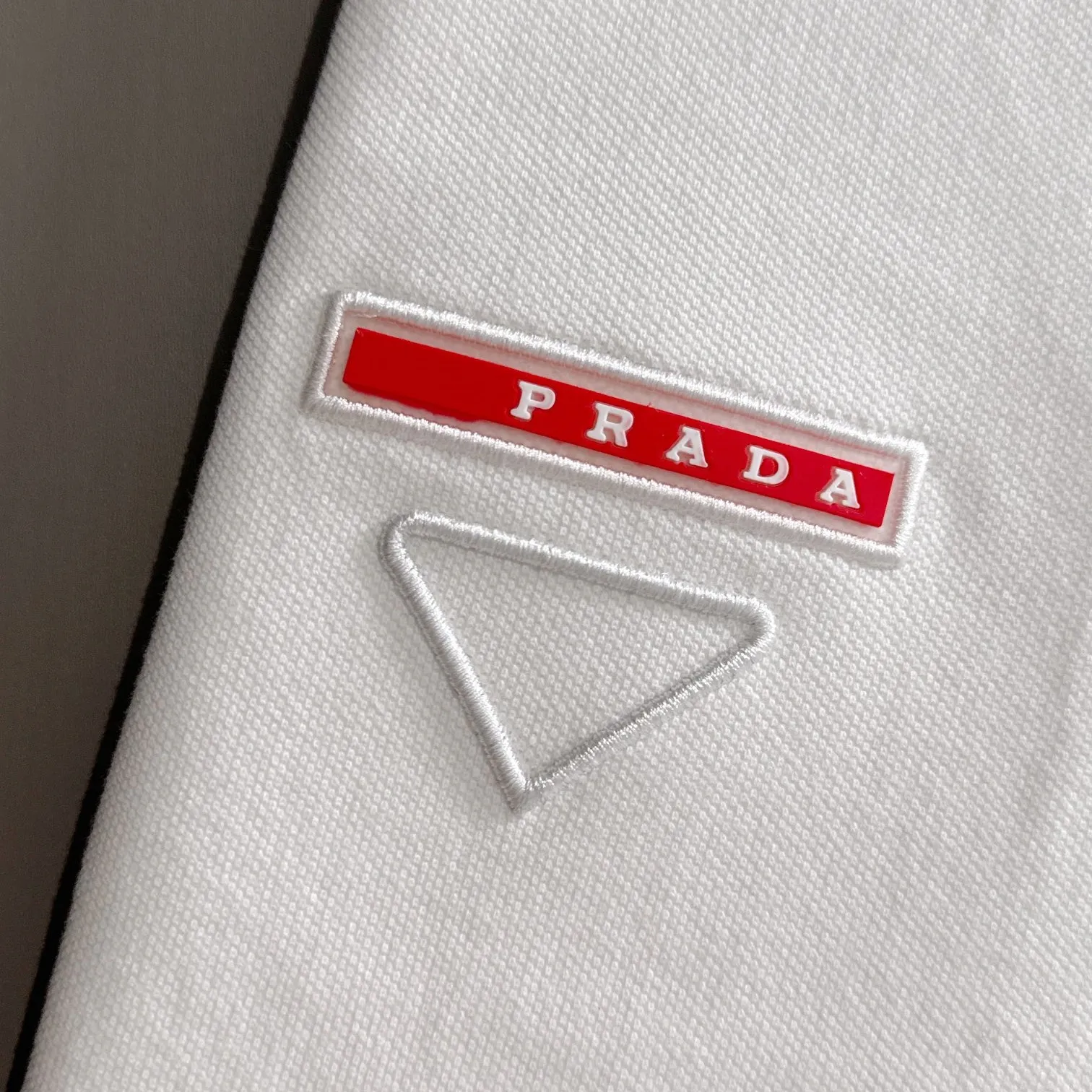 『S-2XL』poloネック 二色選べる 通気性 肌に優しい Ｔシャツ