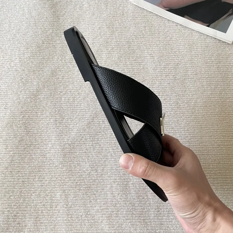 『245-285』絶対欲しい 高品質 ファッション 快適 軽量 合わせやすい サンダル