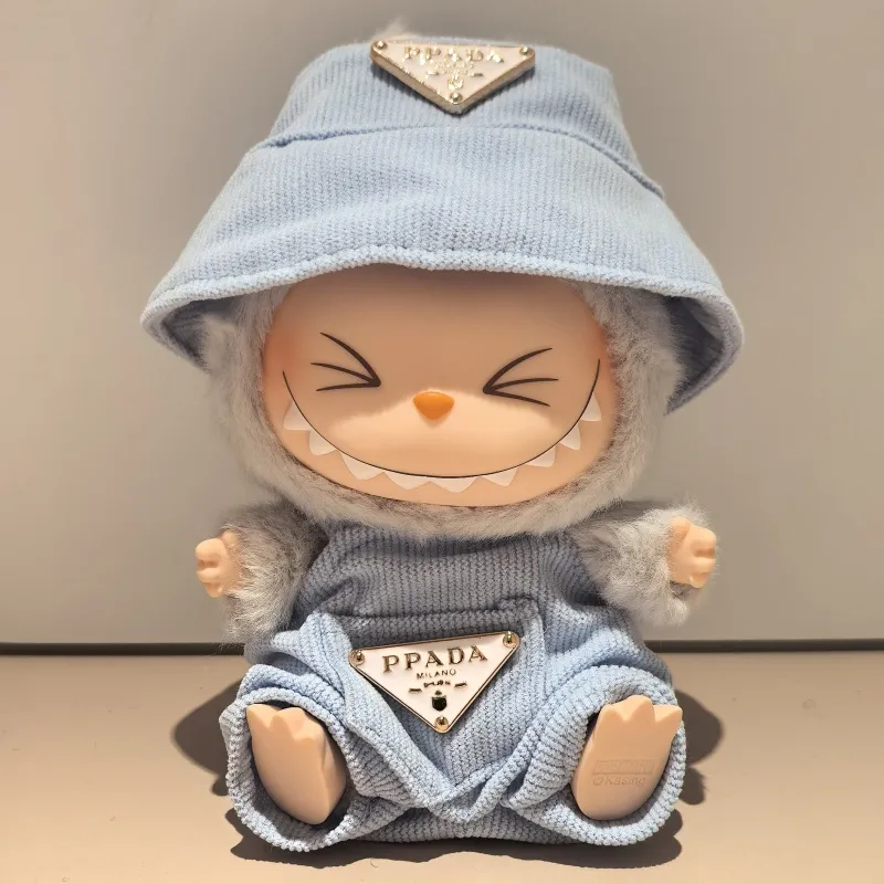 目立つ 質感のいい おしゃれ キュート 4点セット labubuぬいぐるみペンダント 服