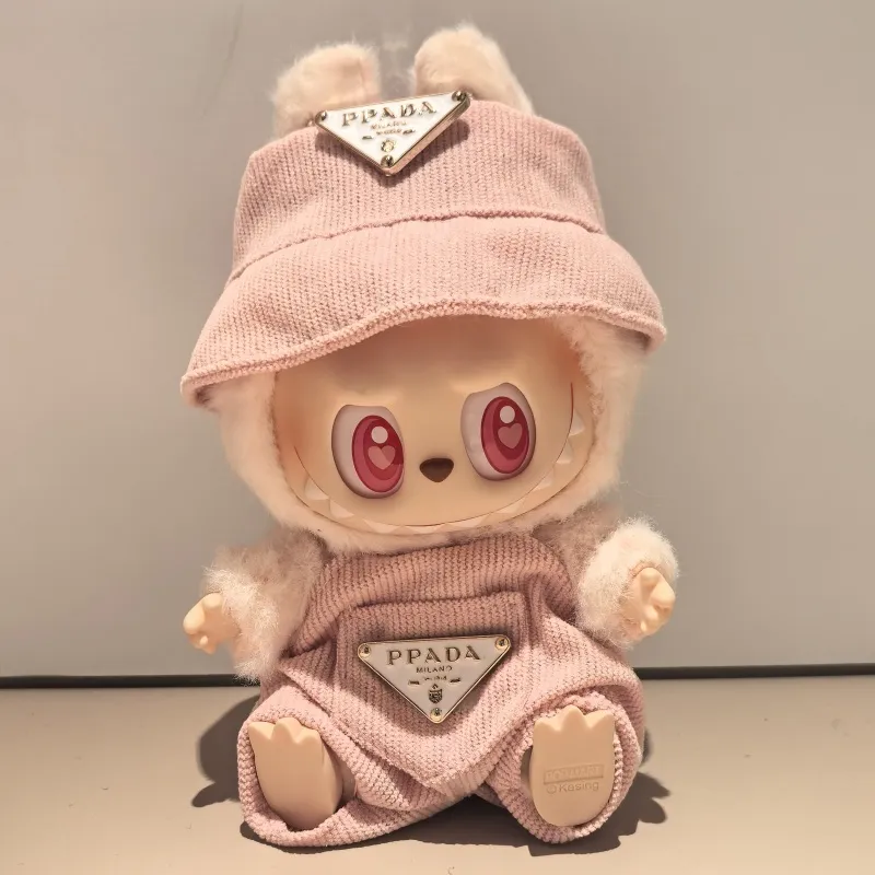 目立つ 質感のいい おしゃれ キュート 4点セット labubuぬいぐるみペンダント 服