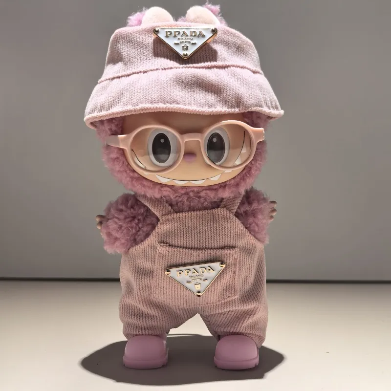 目立つ 質感のいい おしゃれ キュート 4点セット labubuぬいぐるみペンダント 服
