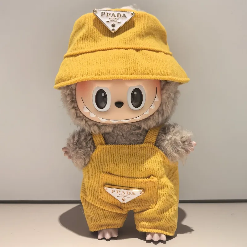 目立つ 質感のいい おしゃれ キュート 4点セット labubuぬいぐるみペンダント 服