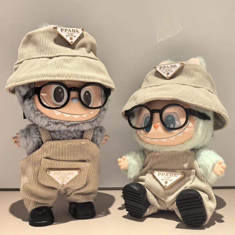 目立つ 質感のいい おしゃれ キュート 4点セット labubuぬいぐるみペンダント 服