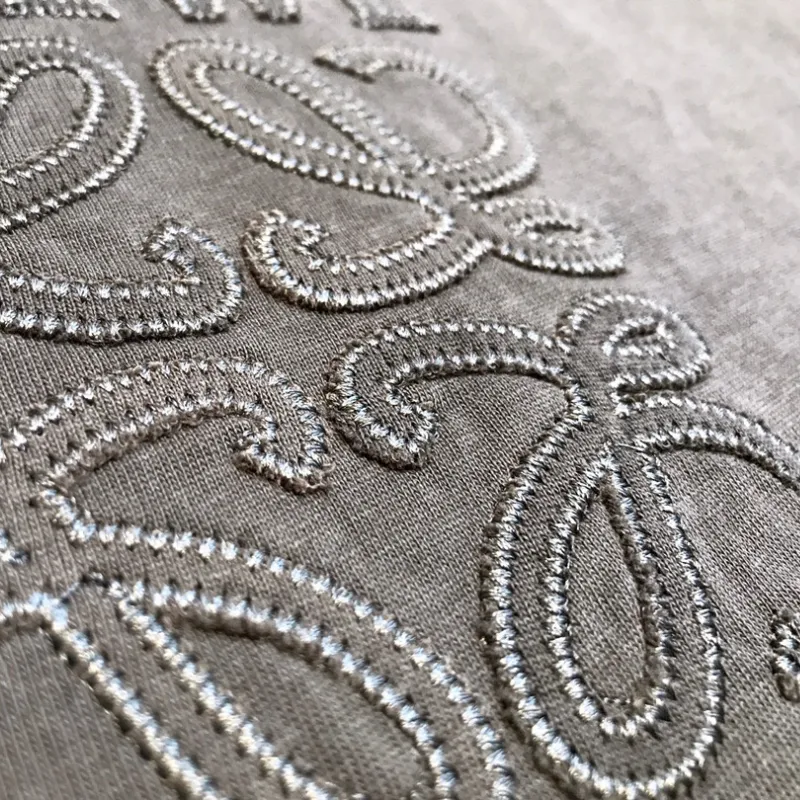 『M-XL』好感度100％ 目立つ 取り入れたい クール トレンド 刺繍 Ｔシャツ