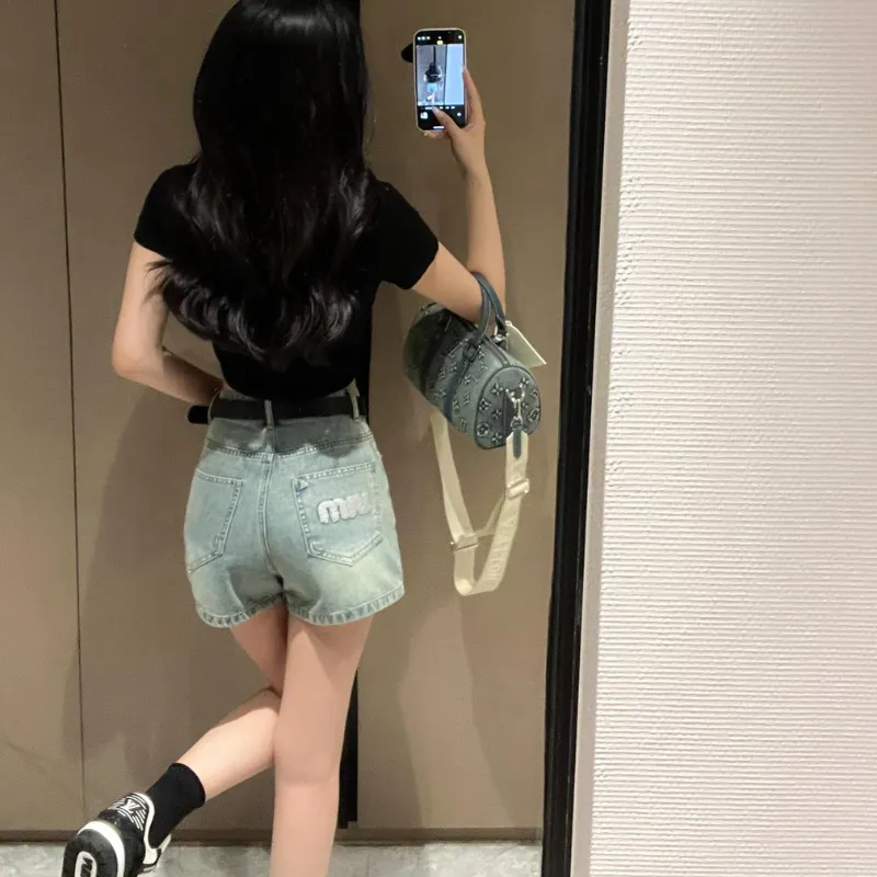 『S-L』大注目 美人度アップ 高級感 モード フェミニン ショートパンツ