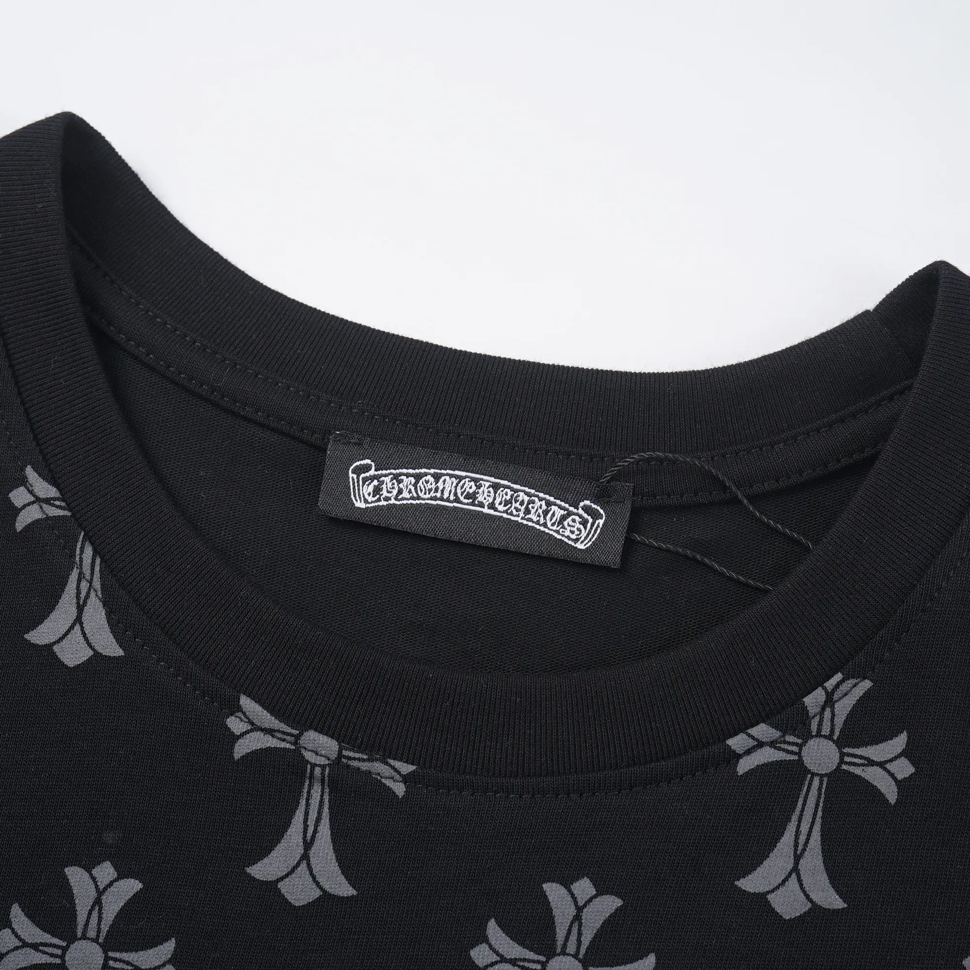 『S-2XL』スタイリッシュ 軽やかな着心地 なめらか 清潔感 半袖Ｔシャツ